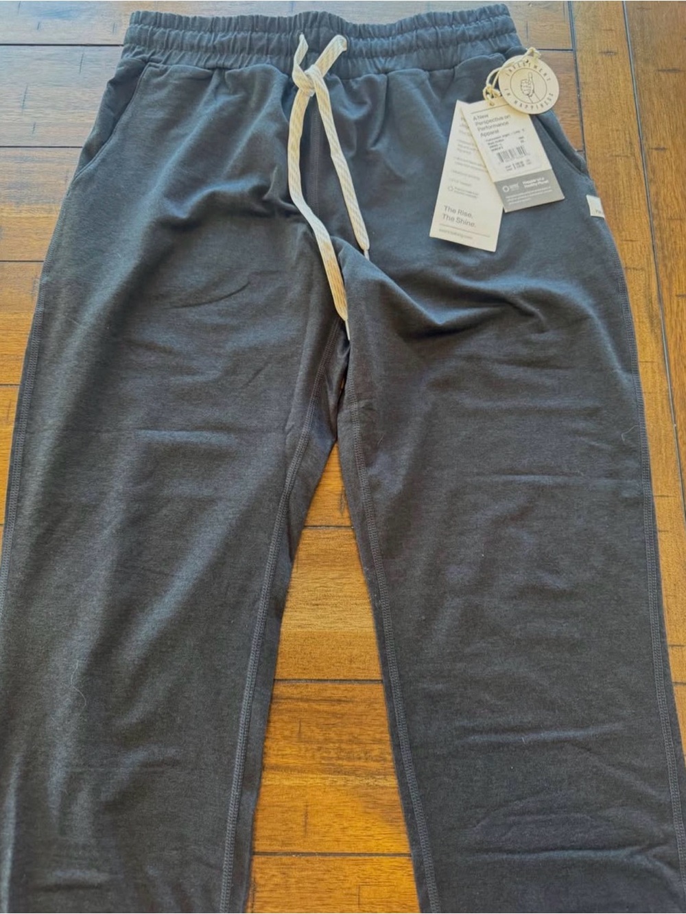 Vuori Performance Joggers Size XS Black DreamKnit Soft Lounge NWT - Picture 6 of 9